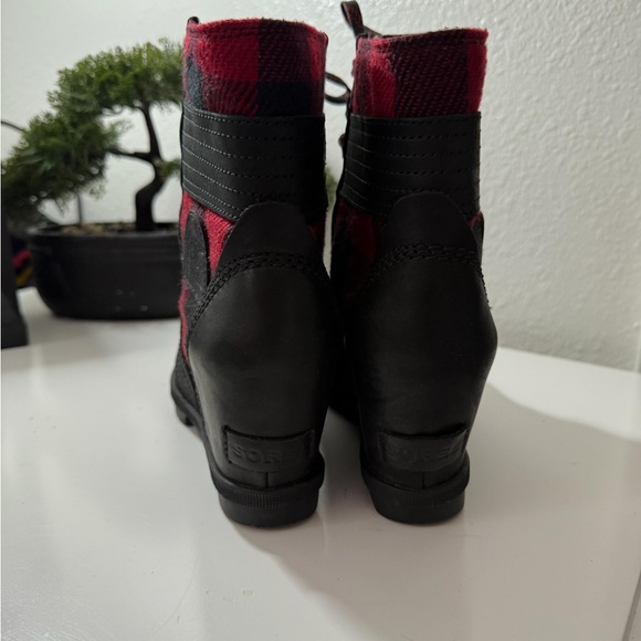 Sorel Black and Red Lace-Up Wedge Boots - Picture 5 of 6
